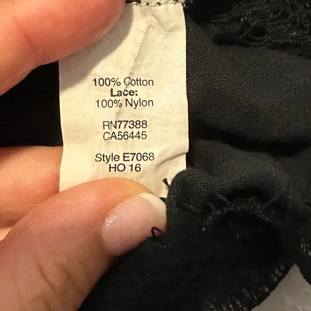 100% cotton J crew black tshirt xs with lace detail on bottom‎
